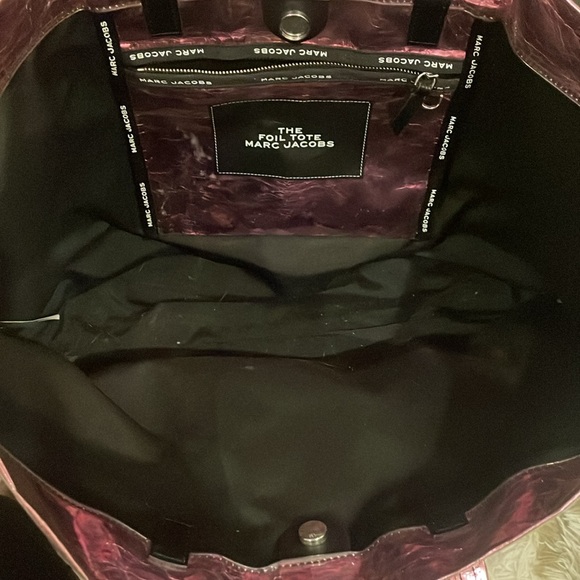 Marc Jacob’s foil tote (large) - Picture 11 of 12